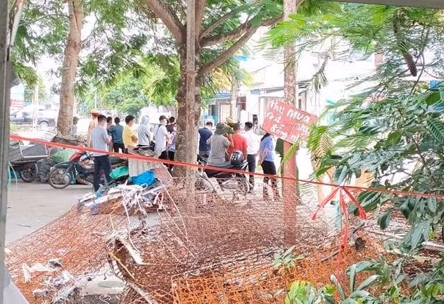 Tin nong 14/6: Dang di tren duong, tai xe o to bi chia sung, doa ban-Hinh-2