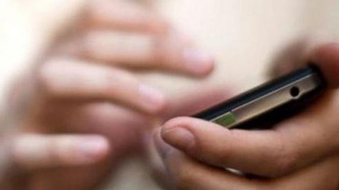  Nữ sinh mất hơn 800 triệu đồng sau cú điện thoại với CSGT "dởm": Chị Nguyễn T.N.Y. (24 tuổi, sinh viên một trường đại học, tạm trú quận Liên Chiểu, Đà Nẵng) bị một người tự xưng là CSGT, và được yêu cầu soạn tin với nội dung TCB HUI SMART OTP gửi đến số 8049. Sau đó, tìa khoản của nữ sinh liên tục bị trừ tiền đến hơn 800 triệu đồng. Ngày 16/6, Công an TP Đà Nẵng cho biết đang điều tra, làm rõ. 