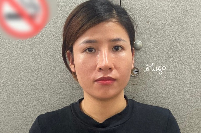  Làm giả thông báo chuyển tiền để chiếm đoạt hàng mua qua mạng: Nguyễn Thị Thúy (26 tuổi, ở Thái Nguyên) đặt mua gần 7 triệu tiền mỹ phẩm từ chị N.T.T. (ở huyện Tân Yên, tỉnh Bắc Giang) và thỏa thuận giao hàng xong mới thanh toán tiền. Khi nhận hàng, Thúy giả thực hiện thao tác chuyển khoản sau đó nói với người bán là giao dịch đã thực hiện thành công, tiền chuyển đến tài khoản người nhận có thể bị chậm. Thế nhưng, sau đó Thúy lại tắt điện thoại, khóa tài khoản Facebook để chiếm đoát số hàng trên. Ngày 16/6, Công an huyện Tân Yên đang củng cố hồ sơ để xử lý Thúy. 