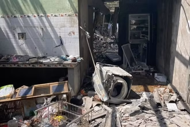  Nguyên nhân vụ nổ khiến con rể tử vong ở nhà bố mẹ vợ: Ngày 16/6, Huyện ủy Yên Bình, tỉnh Yên Bái, thông tin về vụ nổ xảy ra tại căn nhà ở tổ dân phố 2, thị trấn Thác Bà, khiến anh V.Đ.Q. (22 tuổi) tử vong. Sau khi tổ chức khám nghiệm, cơ quan điều tra ban đầu xác định vụ nổ do vật liệu tự chế. Công an huyện Yên Bình đang tiếp tục thu thập dấu vết, làm rõ nguyên nhân vụ việc.