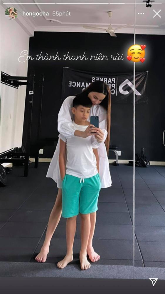 Kim Ly cong 2 con chong day, Subeo chiem spotlight voi 'cap gio me Ha'-Hinh-6