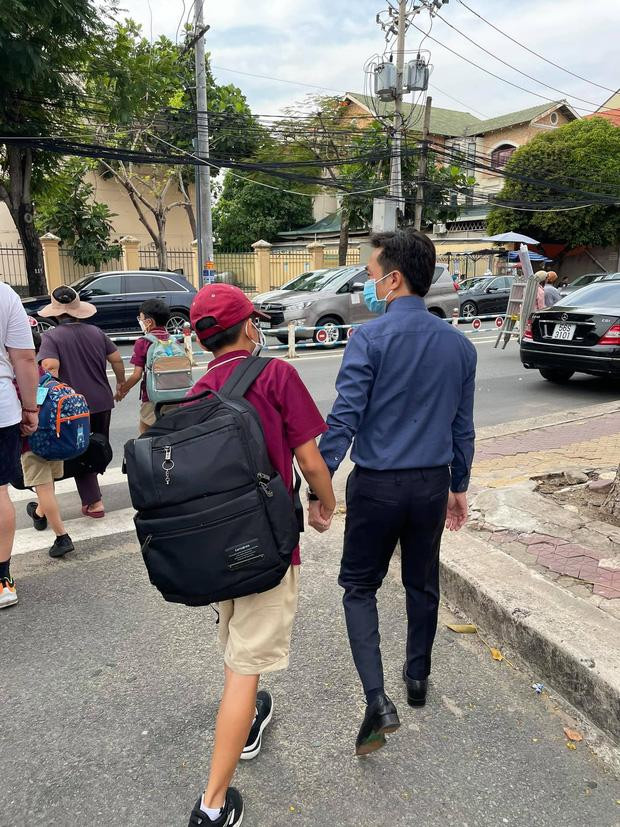 Kim Ly cong 2 con chong day, Subeo chiem spotlight voi 'cap gio me Ha'-Hinh-5