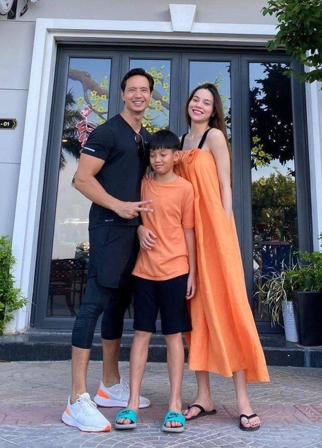 Kim Ly cong 2 con chong day, Subeo chiem spotlight voi 'cap gio me Ha'-Hinh-7