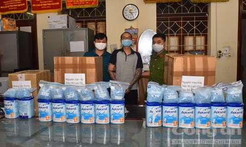 Theo lãnh đạo Cục CSĐT tội phạm về ma tuý, đầu tháng 4/2021, qua công tác nắm tình hình, Cục Cảnh sát điều tra tội phạm về ma túy nhận được thông tin về một đường dây mua bán, vận chuyển ma túy số lượng lớn từ châu Âu qua đường hàng không về Việt Nam tiêu thụ. Tiến hành xác minh, Cục Cảnh sát điều tra tội phạm về ma túy xác định ma túy được các đối tượng cất giấu trong hàng hóa rồi gửi về Việt Nam. Một trong số đối tượng nhận hàng có tên Phan Hữu Thành (SN 1991 ở Chí Linh, Hải Dương, có nhiều tiền án, tiền sự).