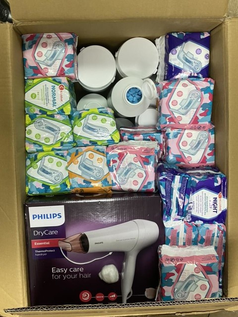 Cùng thời gian trên lực lượng hải quan Hà Nội phát hiện một lô hàng, gồm 36 kiện trọng lượng hơn 400kg, được gửi từ Amsterdam - Hà Lan qua đường hàng không về Nội Bài. Trên bưu kiện có ghi địa chỉ của người nhận ở Hải Dương, Hà Nội, Bình Dương, TP. Hồ Chí Minh. Trong đó, một đối tượng trùng với thông tin đối tượng Cục Cảnh sát điều tra tội phạm về ma túy đang đấu tranh. Lực lượng chức năng tình nghi có 13 kiện hàng chứa ma túy.