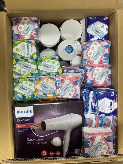 Cùng thời gian trên lực lượng hải quan Hà Nội phát hiện một lô hàng, gồm 36 kiện trọng lượng hơn 400kg, được gửi từ Amsterdam - Hà Lan qua đường hàng không về Nội Bài. Trên bưu kiện có ghi địa chỉ của người nhận ở Hải Dương, Hà Nội, Bình Dương, TP. Hồ Chí Minh. Trong đó, một đối tượng trùng với thông tin đối tượng Cục Cảnh sát điều tra tội phạm về ma túy đang đấu tranh. Lực lượng chức năng tình nghi có 13 kiện hàng chứa ma túy.