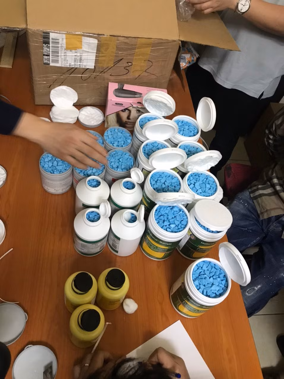 Đến nay, Cục Cảnh sát điều tra tội phạm về ma túy đã khởi tố 8 vụ án, khởi tố bị can đối với 16 đối tượng, thu giữ hơn 127 kg ma túy các loại và nhiều vật chứng liên quan. Đây là chuyên án có số lượng lượng ma túy tổng hợp được vận chuyển từ châu Âu về Việt Nam qua đường hàng không bị thu giữ lớn nhất từ trước đến nay.