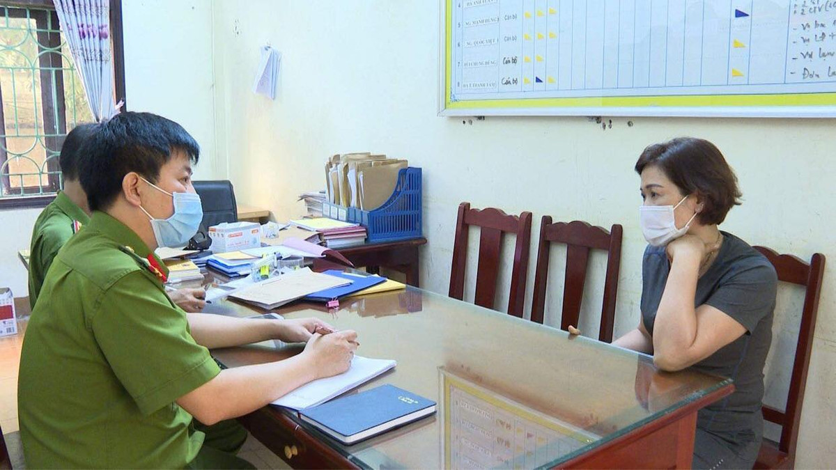 và Phạm Thị Cường (49 tuổi) làm chủ. Khi đó, lực chức năng bắt quả tang gần 40 người đang bay lắc tại các phòng VIP 1, VIP 2, VIP 5. 