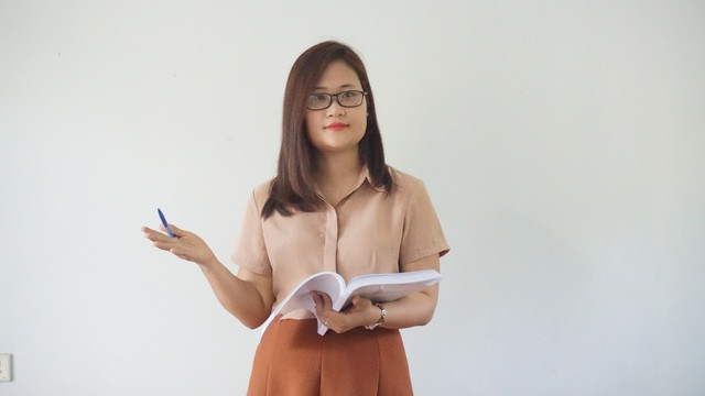 Cô là giáo viên người dân tộc với những sáng kiến và sáng tạo đột phá trong giáo dục, có ảnh hưởng đến cộng đồng địa phương, cả nước và đồng nghiệp quốc tế qua các hội nhóm chuyên môn về ngoại ngữ. 