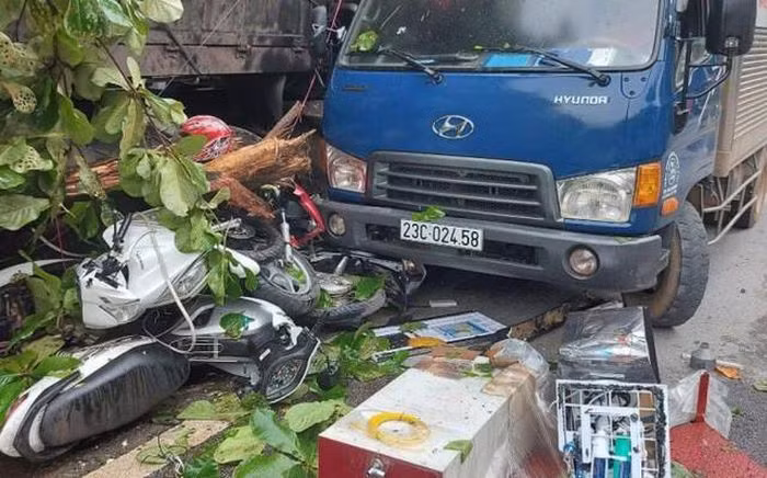 Anh Pháp nói, sau khi khắc phục sự cố, đền bù thiệt hại cho người dân, số tiền thừa, anh sẽ công khai để ủng hộ vào Quỹ vắc xin phòng COVID-19 của Nhà nước.