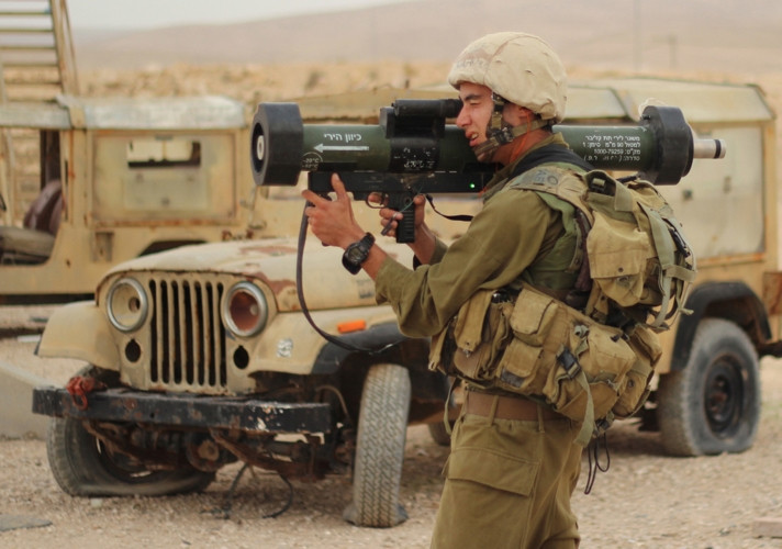 Trên thân súng MATADOR có lắp ray Picatinny để có thể lắp được kính ngắm đêm trong những trường hợp tác chiến ban đêm. Ảnh: Military-Today.