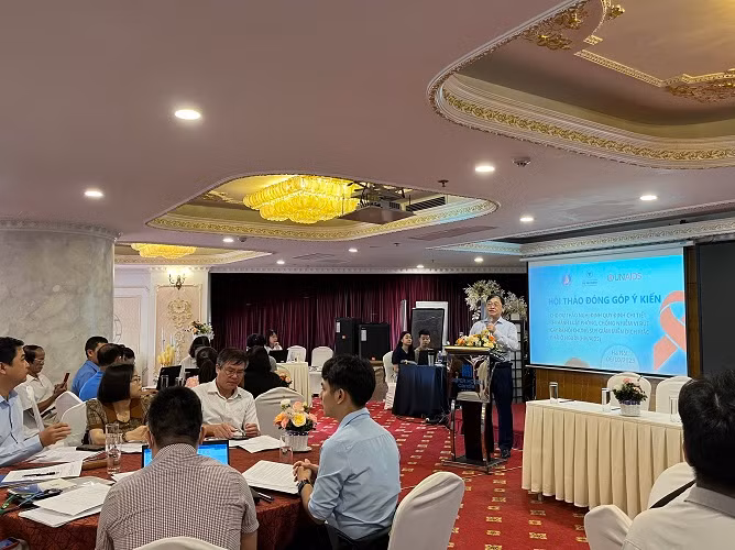 Tham van y kien du thao Quy dinh chi tiet thi hanh Luat Phong, chong HIV-Hinh-3