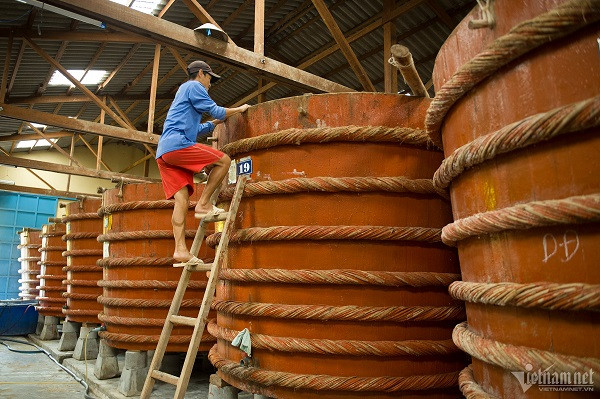 Nghe lam nuoc mam di san quoc gia o Phu Quoc-Hinh-8