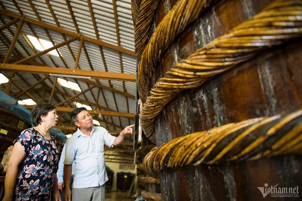 Nghe lam nuoc mam di san quoc gia o Phu Quoc-Hinh-6