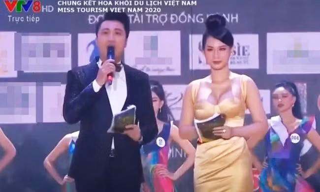 Trang phục của các MC khi dẫn chương trình đều được kiểm duyệt để không quá sexy.