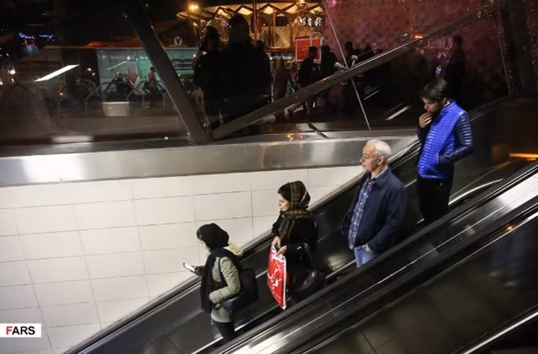 Nhìn những hình ảnh này chắc hẳn không ai nghĩ thủ đô Iran vừa trải qua các cuộc biểu tình dữ dội. Ảnh: FNA.