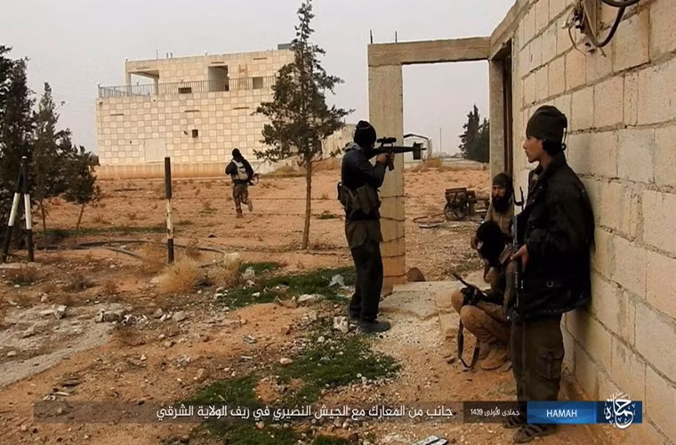 Những bức ảnh về cuộc đột kích của IS đã được truyền thông của nhóm khủng bố này đăng tải. Ảnh: AMN.