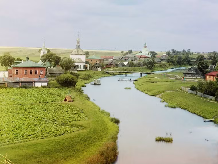 Thị trấn cổ Suzdal nằm trên sông Kamenka phía bắc thủ đô Moscow năm 1912.