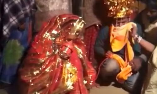 Chàng kỹ sư Ấn Độ bật khóc nức nở khi bị ép cưới. Ảnh: The Sun.