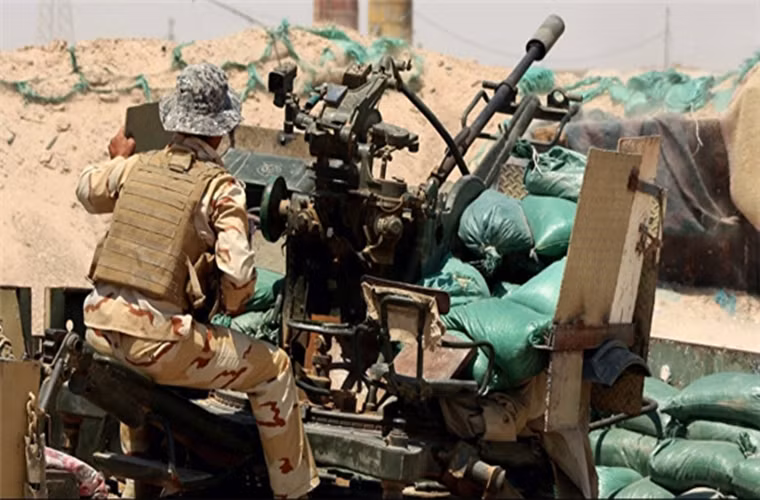 “Lực lượng chính phủ Damascus đã ra hạn chót yêu cầu các nhóm khủng bố ở Đông Ghouta hạ vũ khí đầu hàng. Trước đó, Quân đội Syria đã thả hàng nghìn tờ truyền đơn xuống các khu vực do phiến quân chiếm đóng ở Harasta, Arbin, Jobar và Ein Terma”, nguồn tin cho hay. Ảnh: FNA.