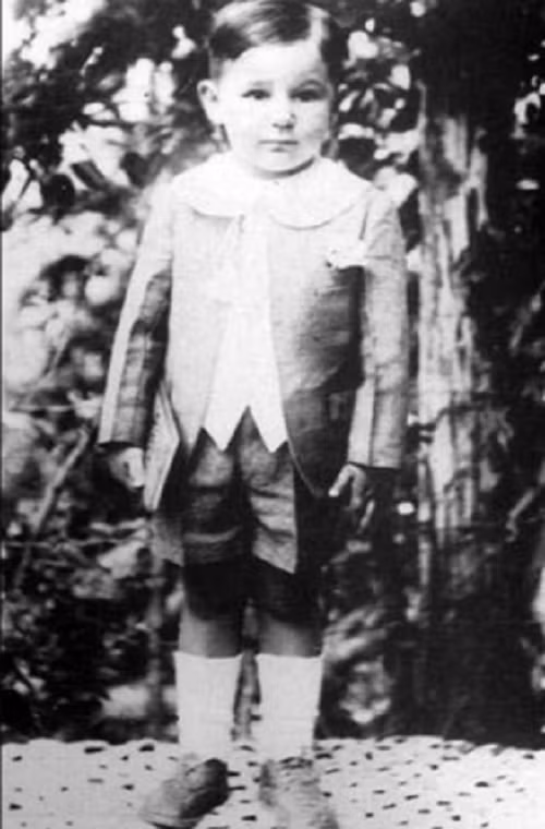 Lãnh tụ Fidel Castro sinh ngày 13/8/1926 tại Birán, Cuba. Ông là một trong những nhà lãnh đạo có ảnh hưởng nhất của phong trào cách mạng các nước Mỹ Latinh. Ảnh chụp Fidel Castro năm ba tuổi. (Nguồn ảnh: Flickr)