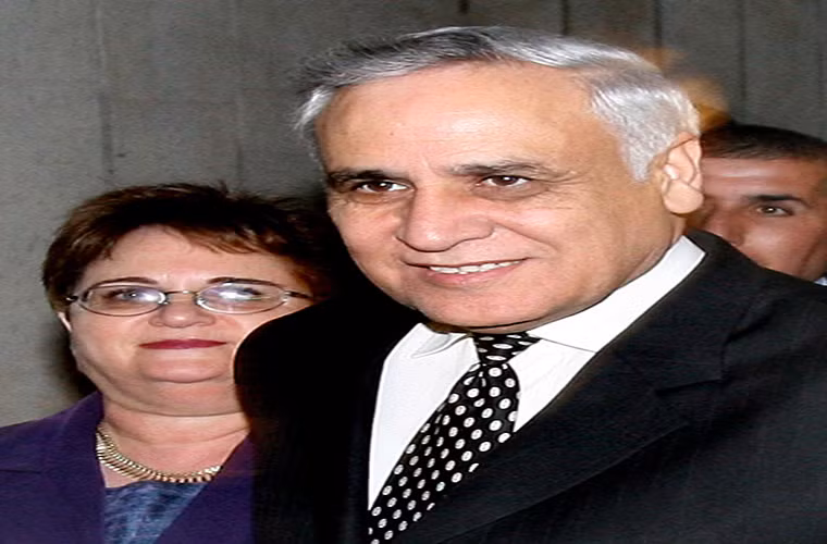Moshe Katsav, Tổng thống Israel trong khoảng thời gian 2000 đến 2007, bị “tố” tấn công tình dục nhân viên của ông vào năm 2006. Cuối cùng, năm 2011, Katsav bị kết án 7 năm với cáo buộc cưỡng hiếp, quấy rối tình dục và cản trở công lý.