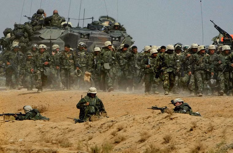 Ngoài ra, tướng Mattis cũng là một nhân vật chủ chốt trong hai trận đánh Fallujah của cuộc chiến tranh Iraq.