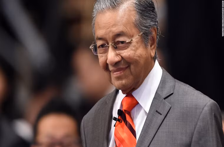 Ông Mahathir giữ cương vị Thủ tướng Malaysia từ năm 1981 đến năm 2003. Trong thời gian cầm quyền, ông đã có công lớn trong việc giúp đất nước Malaysia phát triển như ngày hôm nay. Ảnh: CNN.