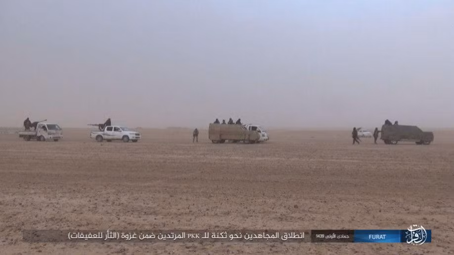 Theo Al Masdar News, tận dụng sức phòng thủ đang suy yếu của Quân đội Syria ở Tây Abu Kamal, phiến quân IS gần đây đẩy mạnh các cuộc tấn công ở tỉnh Deir Ezzor. Tuy nhiên, chúng đã hứng chịu thất bại nặng nề.