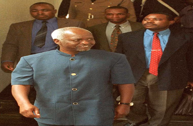 Năm 1997, cựu Tổng thống Zimbabwe Canaan Sodindo Banana bị bắt giữ với cáo buộc tấn công tình dục. Năm 1999, ông bị kết án 10 năm tù giam.