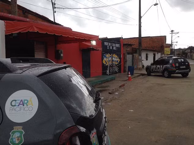 Các nhà chức trách địa phương cho hay, đây có thể là vụ thanh toán lẫn nhau giữa hai băng đảng buôn bán ma túy do tranh chấp trong làm ăn. Tuy nhiên, vụ nổ súng đã khiến nhiều người vô tội thương vong.