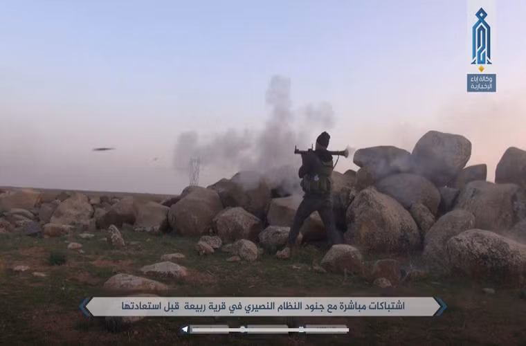 Những ngày qua, lực lượng HTS đã tìm cách bao vây các đơn vị Quân đội Syria được triển khai ở phía nam căn cứ không quân chiến lược Abu Duhur phía đông Idlib.