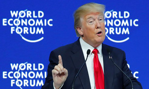 Tổng thống Mỹ Donald Trump phát biểu tại Diễn đàn Kinh tế thế giới 2018 tại Davos, Thụy Sỹ. Ảnh: Quartz.
