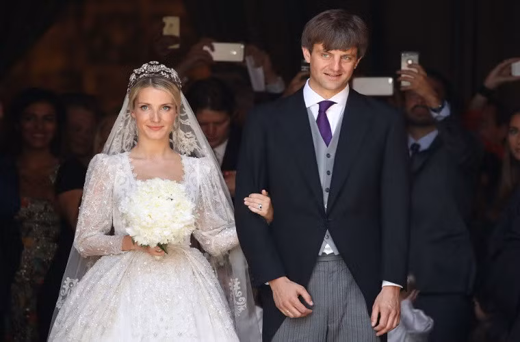 Không ít hoàng tử, công chúa trên thế giới đã lựa chọn kết hôn với người bạn đời không xuất thân từ gia đình hoàng tộc. Câu chuyện tình yêu của họ được ví như chuyện cổ tích giữa đời thực. Ảnh: Sputnik.