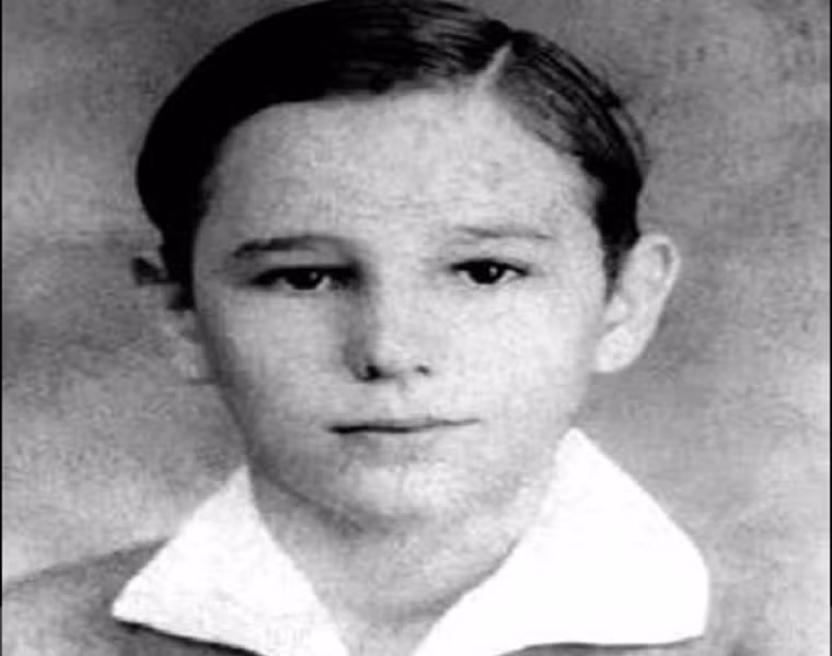 Năm 6 tuổi, Fidel Castro được gia đình gửi đi học tại Santiago de Cuba, thành phố lớn thứ hai tại Cuba.