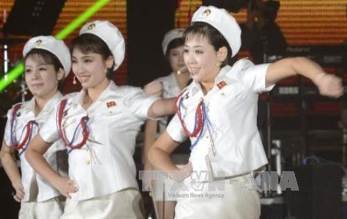 Đoàn nghệ thuật Moranbong của Triều Tiên biểu diễn tại Bình Nhưỡng tháng 10/2013. Ảnh: Kyodo/TTXVN.