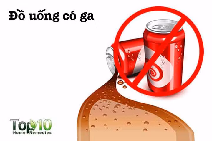 Đồ uống có ga: Đồ uống có ga chứa rất nhiều carborated và các loại đường đơn giản. Thức uống có đường sẽ tăng cường năng lượng nhanh, nhưng ngay sau đó nó sẽ khiến bạn sụp đổ. Hơn nữa, nó không có lợi ích dinh dưỡng. Các chất làm ngọt nhân tạo trong đồ uống có ga sẽ gây hại đến thành quả tập thể dục thể thao của bạn.
