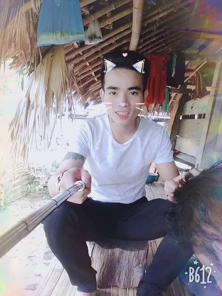 Điều đáng nói, sau khi gây ra vụ giết người, cướp tài sản Dư vẫn thản nhiên lên mạng chia sẻ những hình ảnh về bản thân và cuộc sống một cách vô tư.