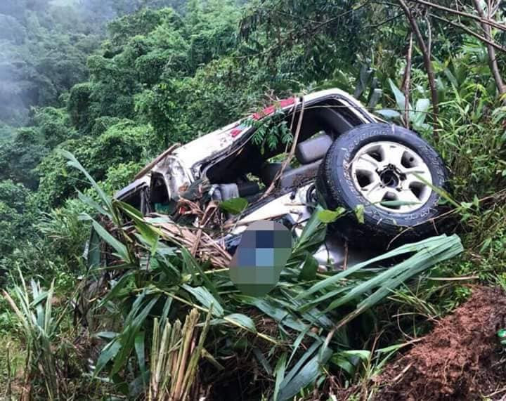 Xe 7 cho lao xuong vuc: 5 nguoi la can bo van phong Quoc hoi