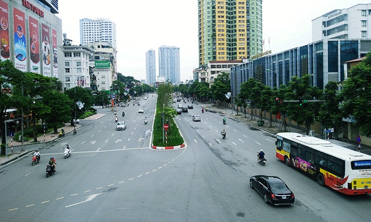 Đường Nguyễn Chí Thanh không còn ùn tắc như ngày thường.