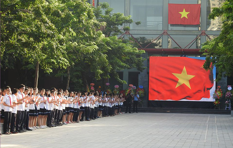 Khai giang nam hoc moi: 