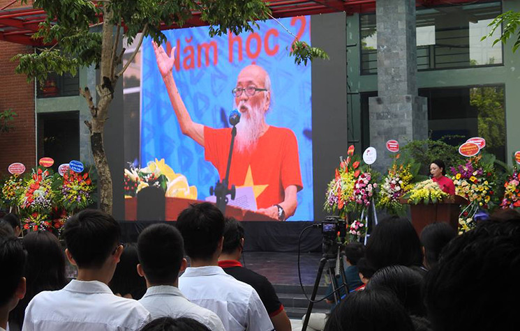 Khai giang nam hoc moi: 