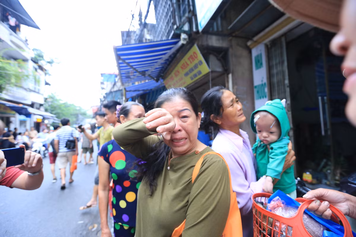 Ha Noi: Roi nuoc mat canh benh nhan ngheo ra 