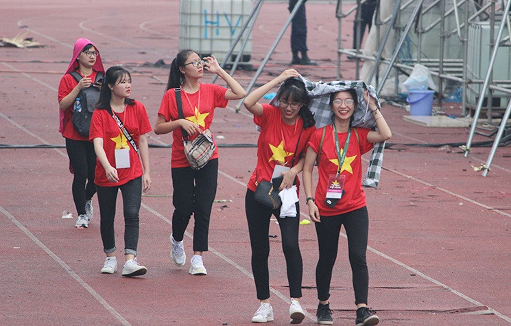 Các nữ tình nguyện viên xinh đẹp tại chương trình.