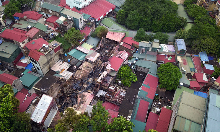 Thiet hai khung khiep vu chay nha tren duong De La Thanh-Hinh-3