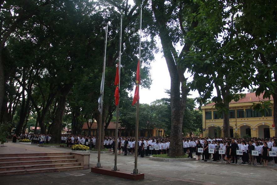 Xuc dong canh nguoi dan den vieng Chu tich nuoc tu som-Hinh-5