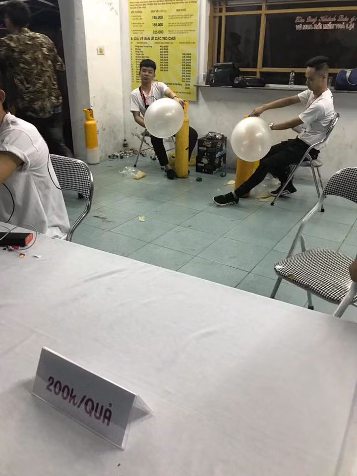 Vu 7 nguoi chet sau Le hoi am nhac: Bong cuoi ban ngay loi vao