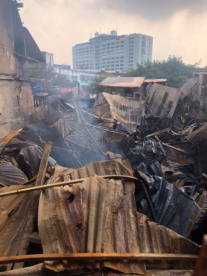 Ong Hiep “khung” phai chiu trach nhiem gi trong vu chay o De La Thanh?