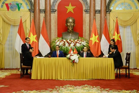 Chu tich nuoc chu tri le don va hoi dam voi Tong thong Indonesia-Hinh-4
