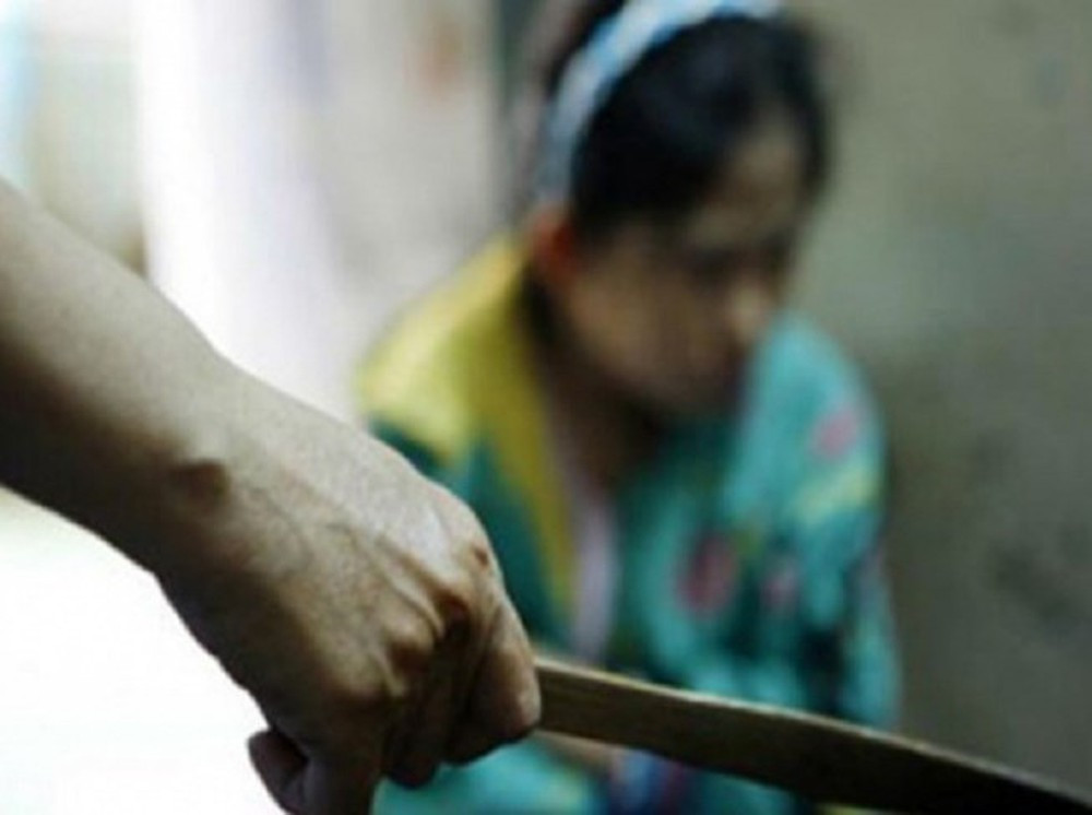 Say ruou con trai chem me tu vong roi tu sat